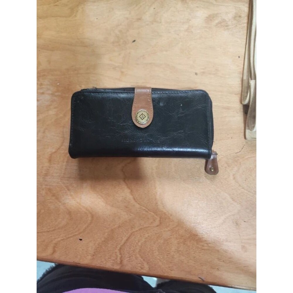 Stone mountain  wallet